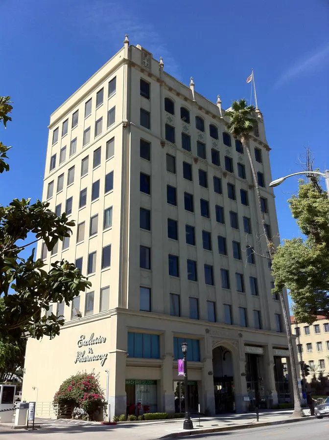 Image of the 65 North Madison building located in Pasadena, California.